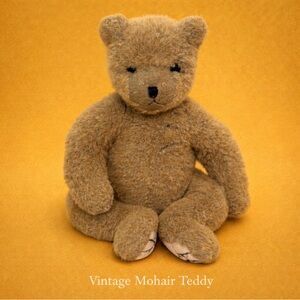 Vintage-Style Teddy Bear – Highly Collectible Plush Keepsake Rare